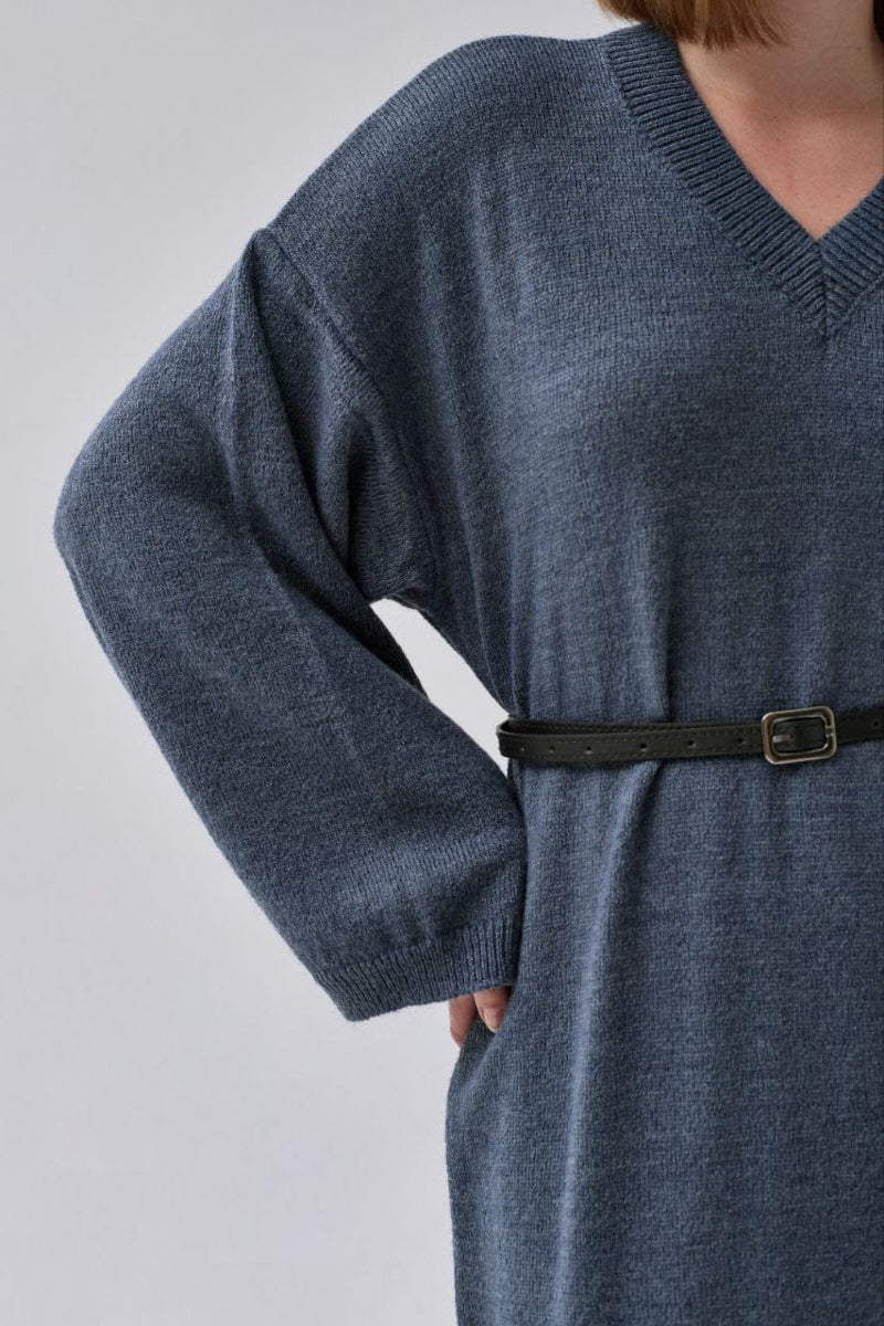 Vestido de punto con cuello en V índigo