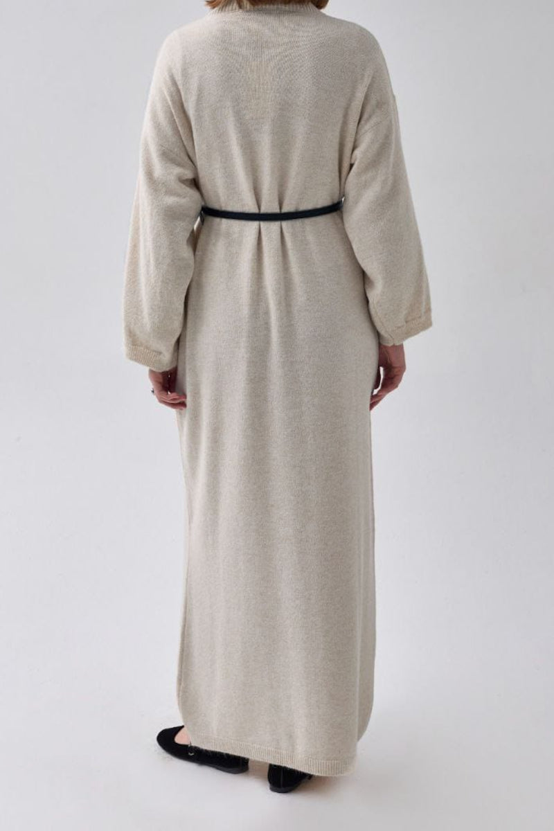 Vestido de punto con cuello en V color piedra