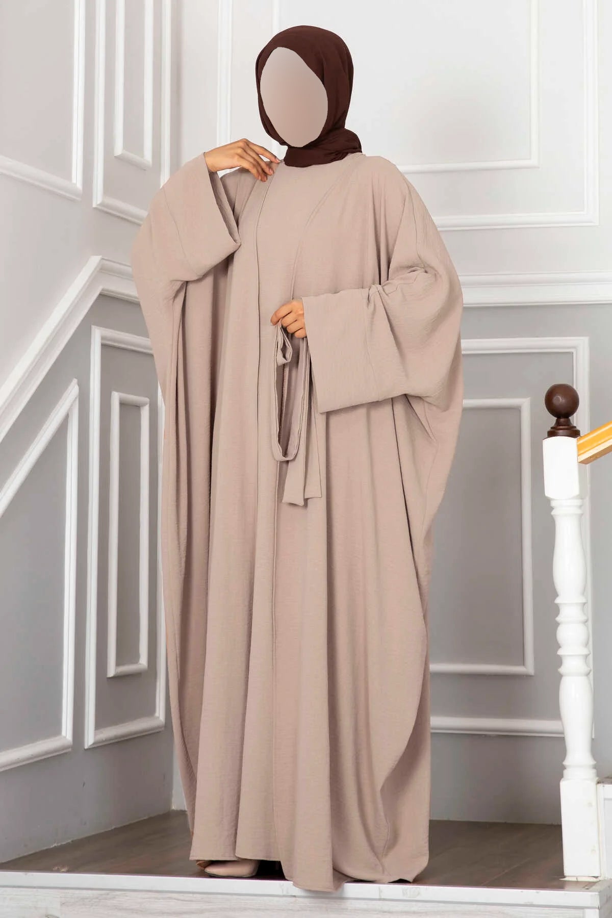 Conjunto de abaya con hiyab Leyli en beige