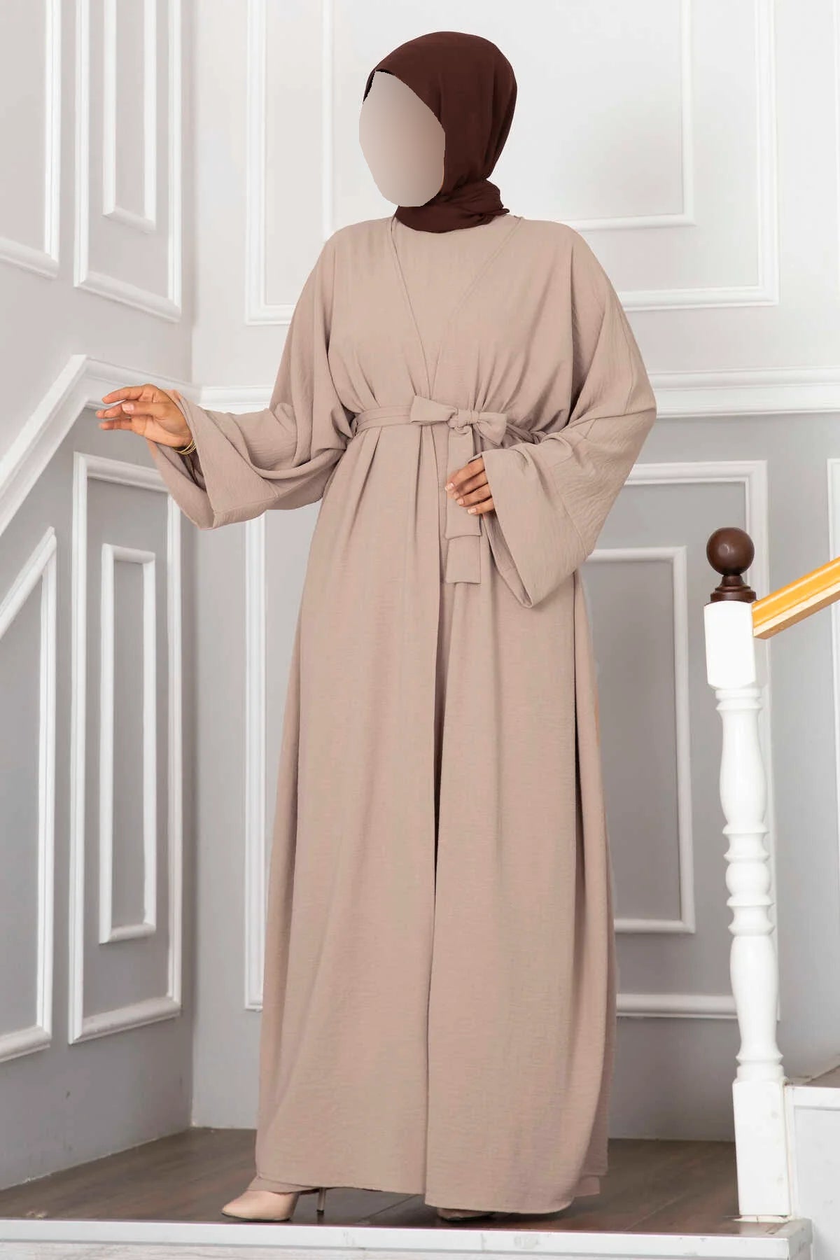 Conjunto de abaya con hiyab Leyli en beige