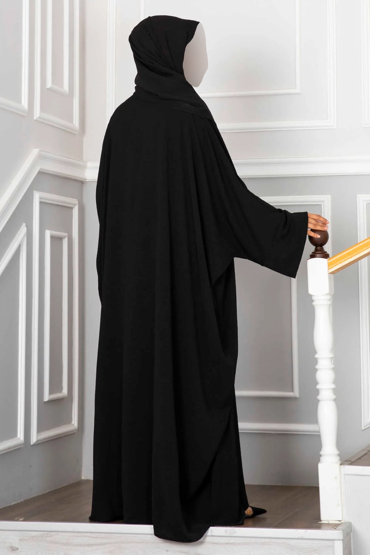 Conjunto de abaya con hiyab Leyli negro