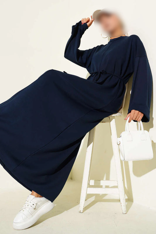 Lockeres Kleid mit zwei Ärmeln und Seilgürtel marineblau