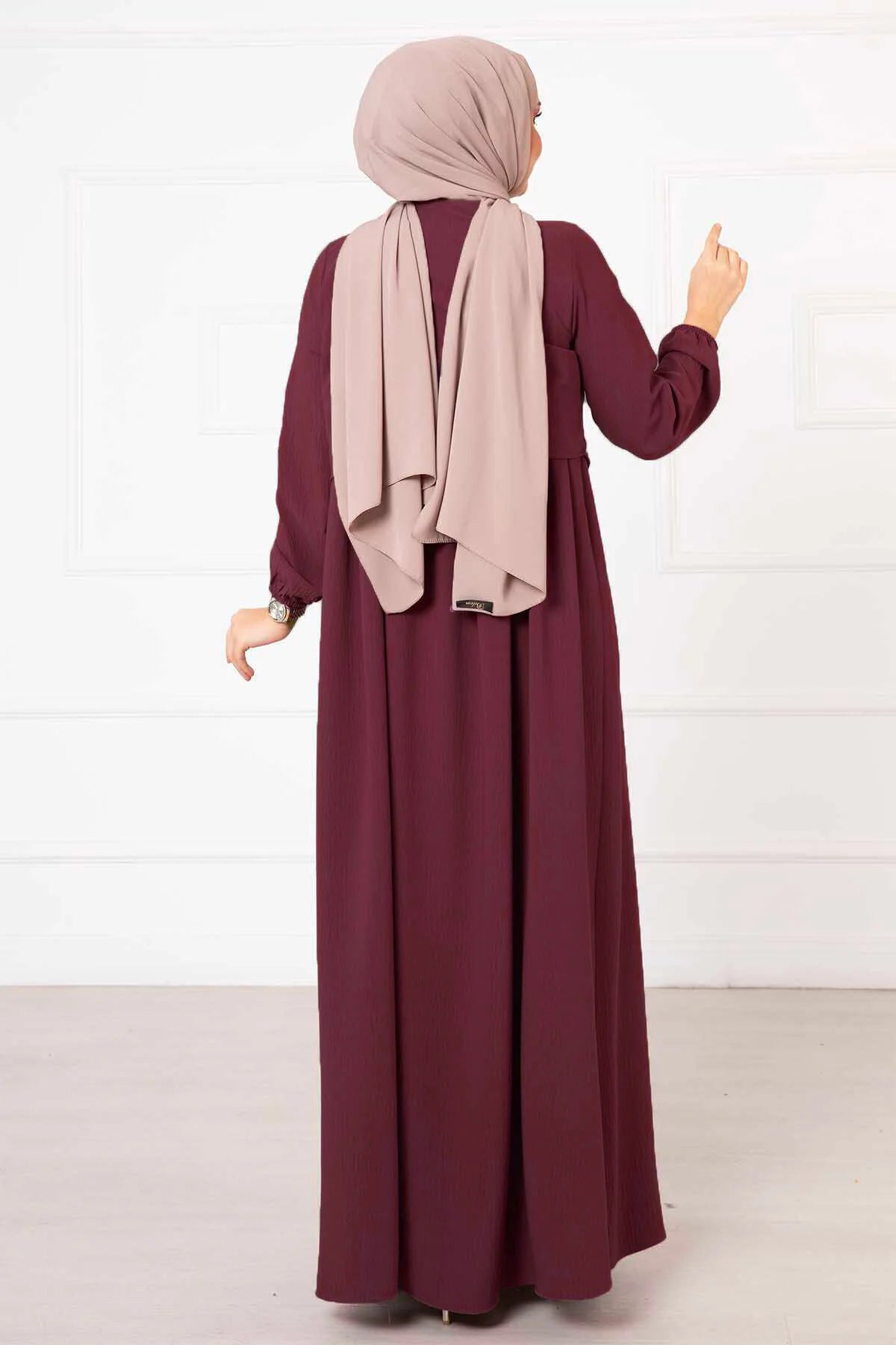 Vestido hijab estilo bolero, color rojo vino. 