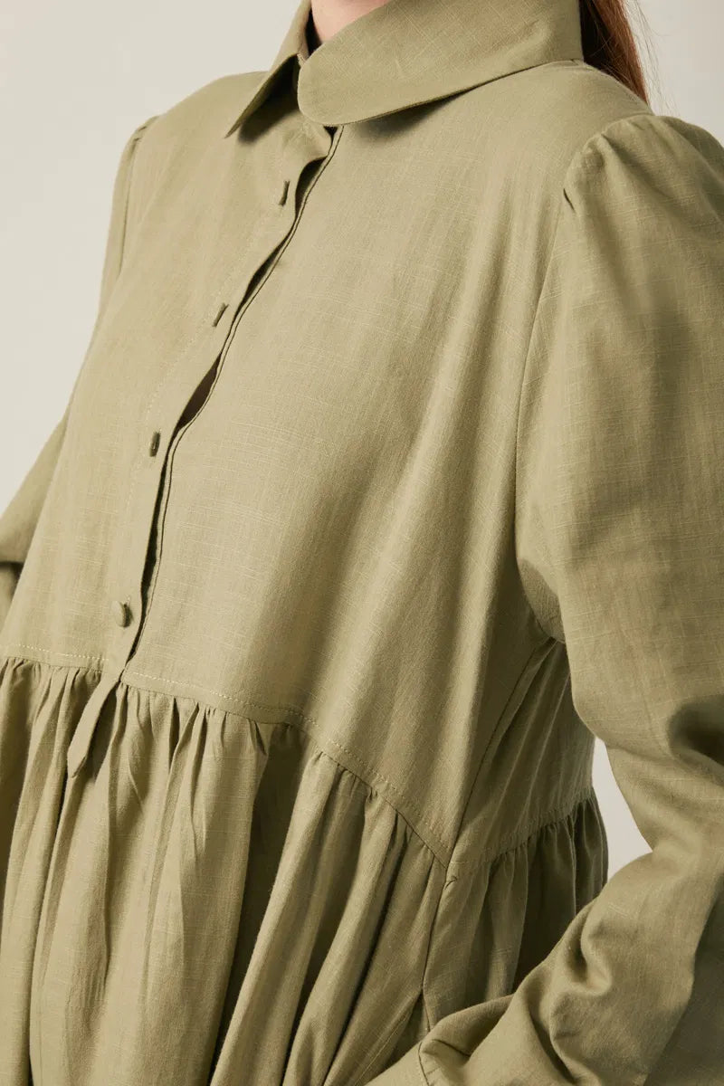 Vestido de algodón flameado, color caqui