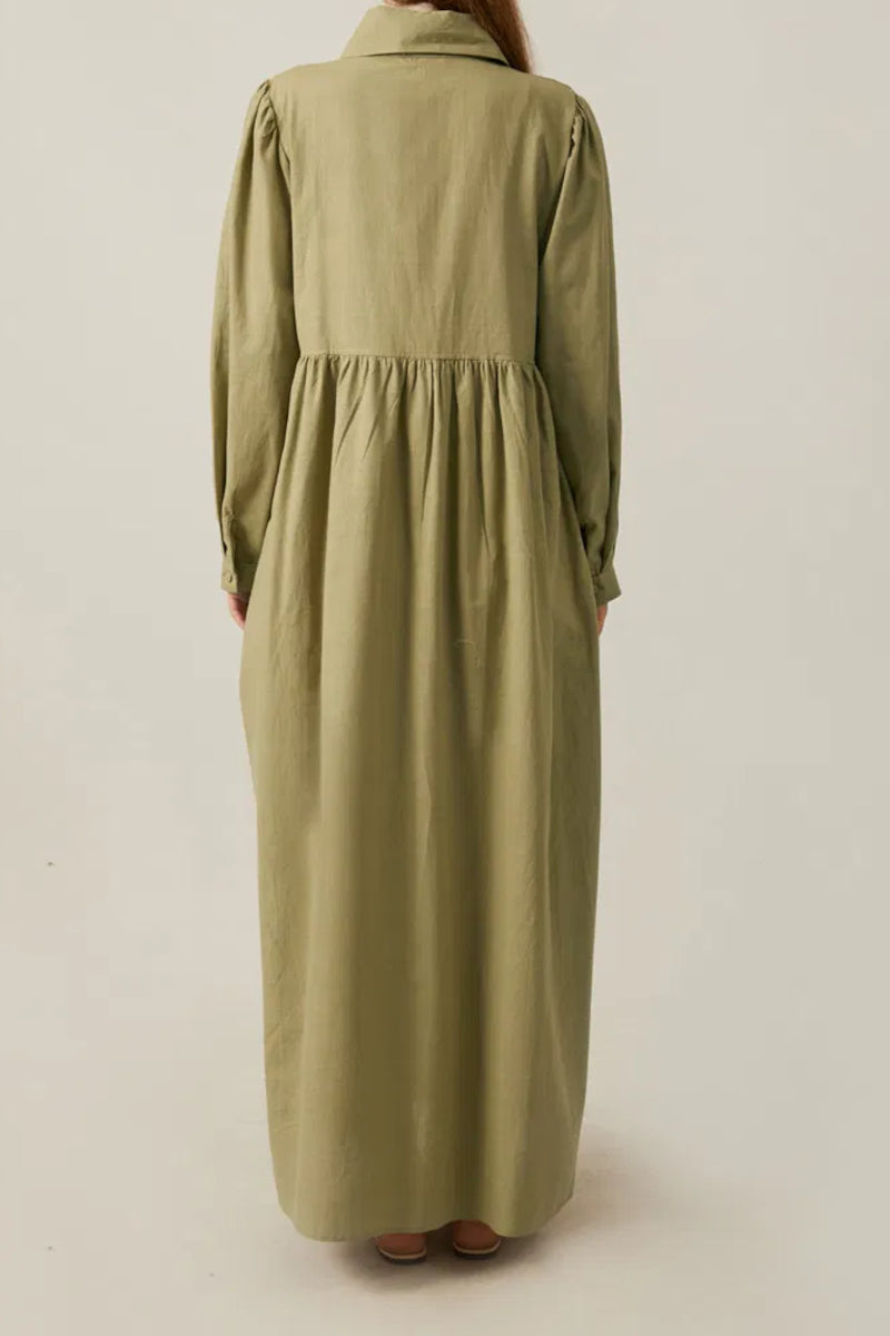 Vestido de algodón flameado, color caqui